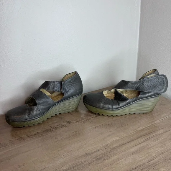 Fly London Yogo Wedge Sandals Leather Gray - Picture 9 of 9